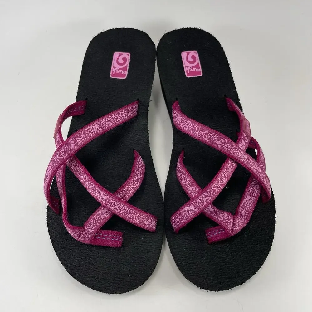 Teva Olowahu Crisscross Strappy Platform Flip Flops Women Size 8 Magenta Pink